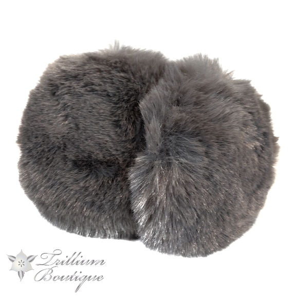 BUNDLE Amari Throw, Lemon Mittens, Surell Earmuffs - Picture 14 of 14